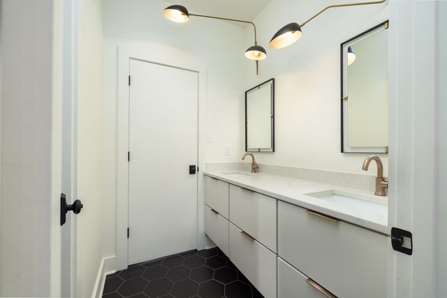 4167 MEADE VILLAGE CV W, Memphis, TN 38117