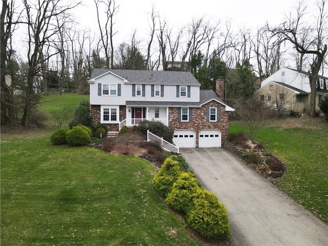 1696 Hathaway Ln, Upper St Clair, PA 15241