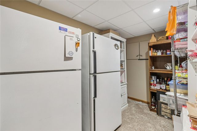 1696 Hathaway Ln, Upper St Clair, PA 15241