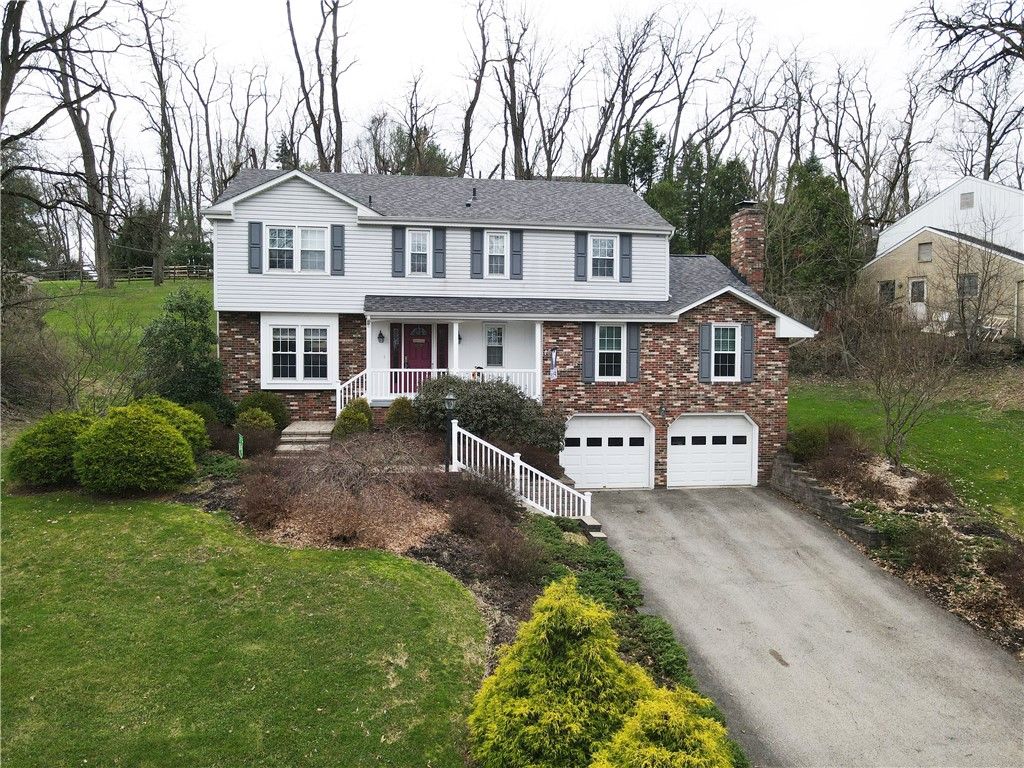 1696 Hathaway Ln, Upper St Clair, PA 15241