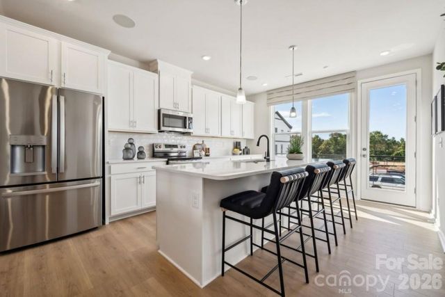 1908 Alexander Village Main Drive, Charlotte, NC 28262