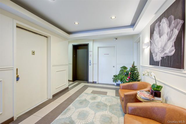 135-46 Grand Central Parkway 4C, Briarwood, NY 11435