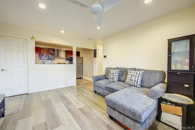 135-46 Grand Central Parkway 4C, Briarwood, NY 11435