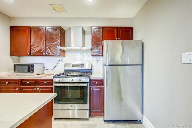 135-46 Grand Central Parkway 4C, Briarwood, NY 11435