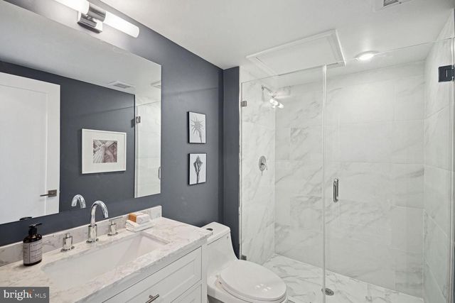 901 19TH ST NE #21, Washington, DC 20002