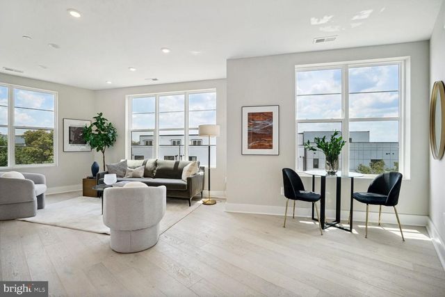 901 19TH ST NE #21, Washington, DC 20002