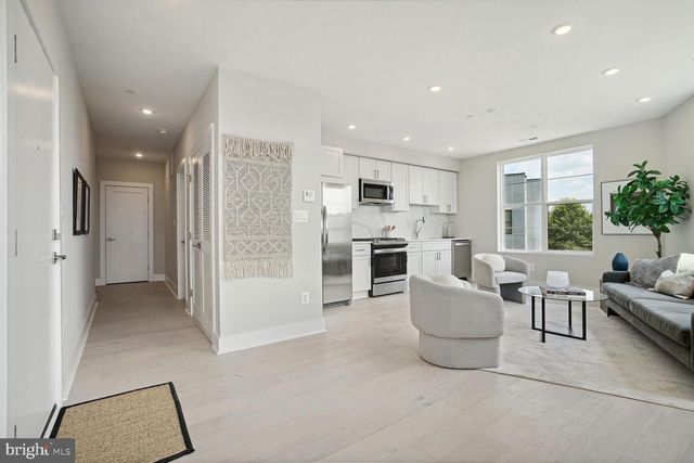 901 19TH ST NE #21, Washington, DC 20002