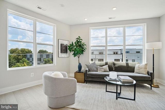 901 19TH ST NE #21, Washington, DC 20002