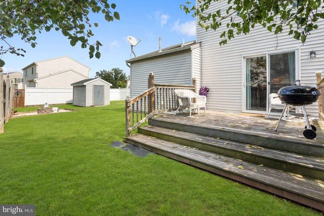 1603 BLUE JAY DR, Dover, PA 17315