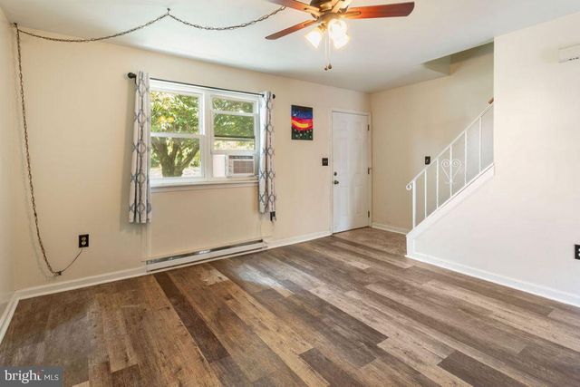 1603 BLUE JAY DR, Dover, PA 17315