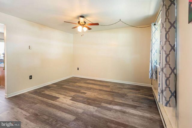 1603 BLUE JAY DR, Dover, PA 17315