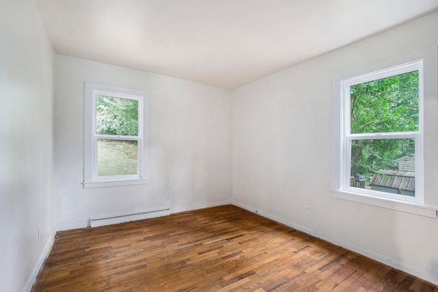 1042 E Mosel Avenue, Kalamazoo, MI 49004