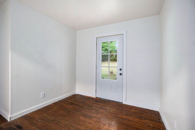 1042 E Mosel Avenue, Kalamazoo, MI 49004