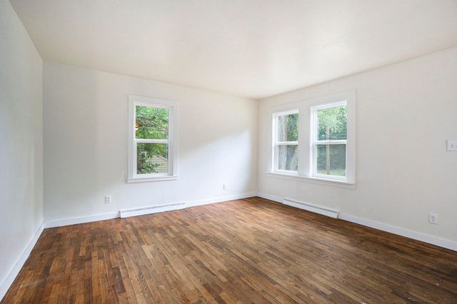 1042 E Mosel Avenue, Kalamazoo, MI 49004