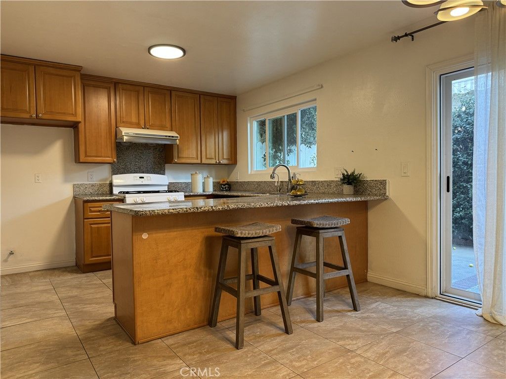 1115 E Truman, West Covina, CA 91790