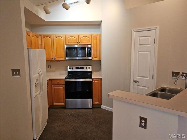 317 Clayton Crossing Place C, Ellisville, MO 63011