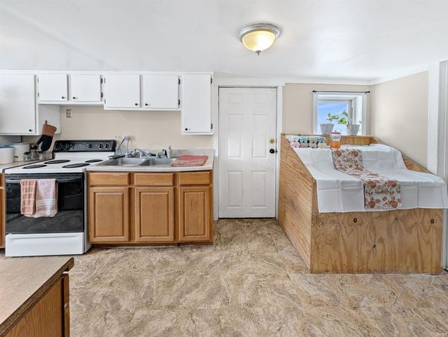 18996 N State Road 37, Elwood, IN 46036