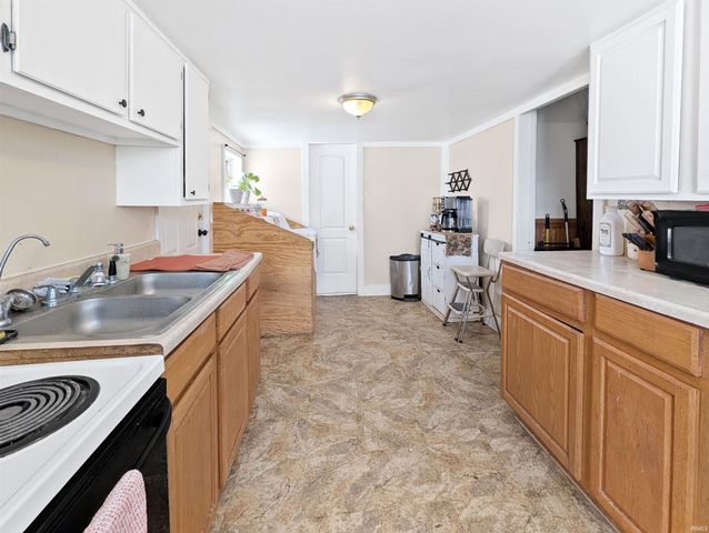 18996 N State Road 37, Elwood, IN 46036