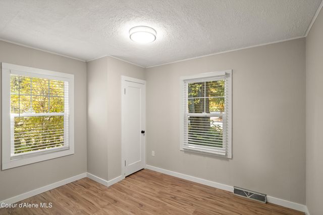 406 E Larch Ave, Osburn, ID 83849