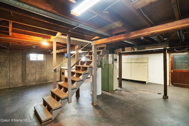 406 E Larch Ave, Osburn, ID 83849