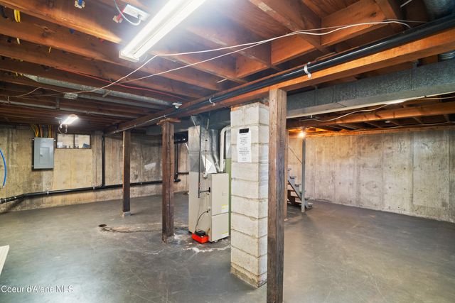 406 E Larch Ave, Osburn, ID 83849