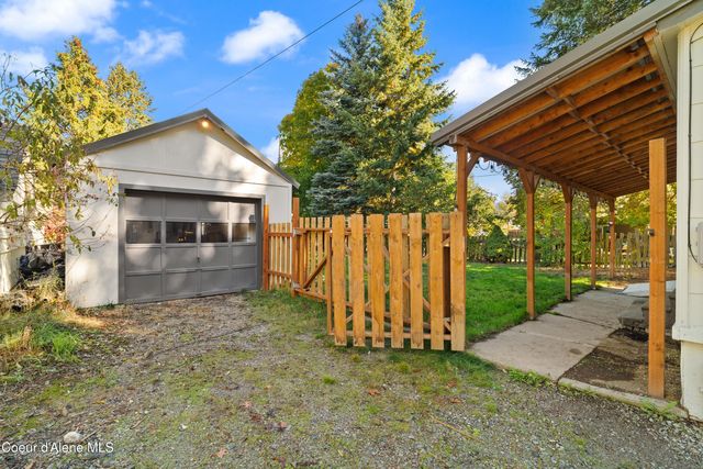 406 E Larch Ave, Osburn, ID 83849