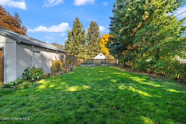 406 E Larch Ave, Osburn, ID 83849