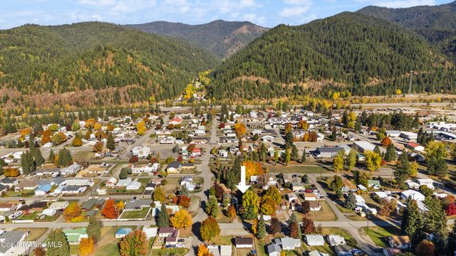 406 E Larch Ave, Osburn, ID 83849