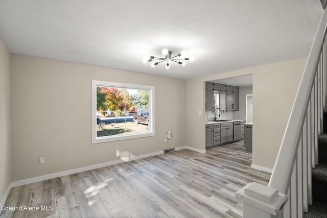 406 E Larch Ave, Osburn, ID 83849