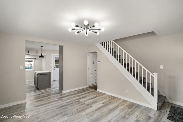 406 E Larch Ave, Osburn, ID 83849