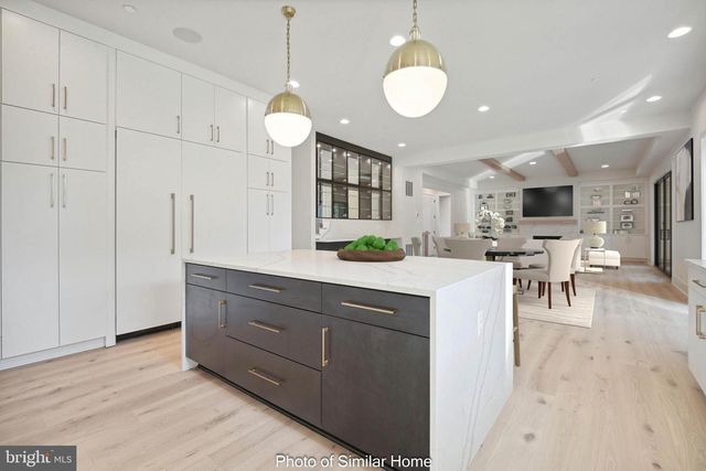 8316 WESTCHESTER DR, Vienna, VA 22182