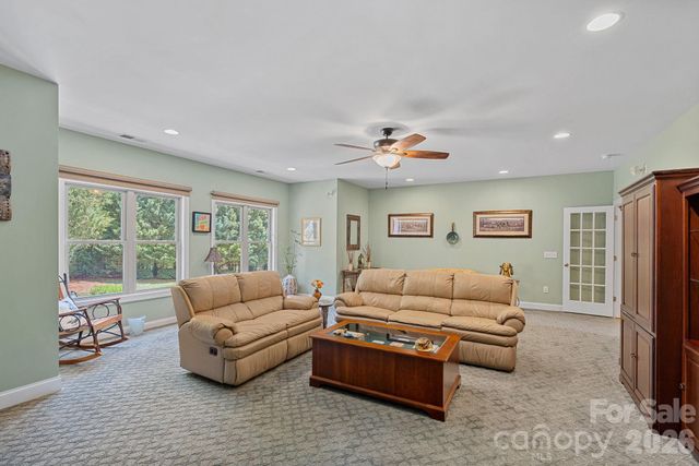 104 Timberside Drive, Davidson, NC 28036
