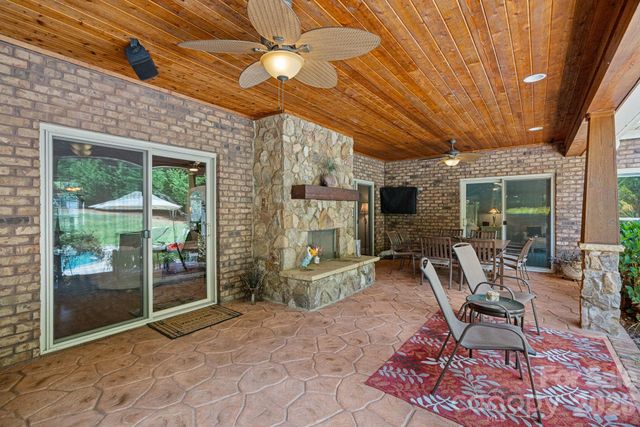 104 Timberside Drive, Davidson, NC 28036