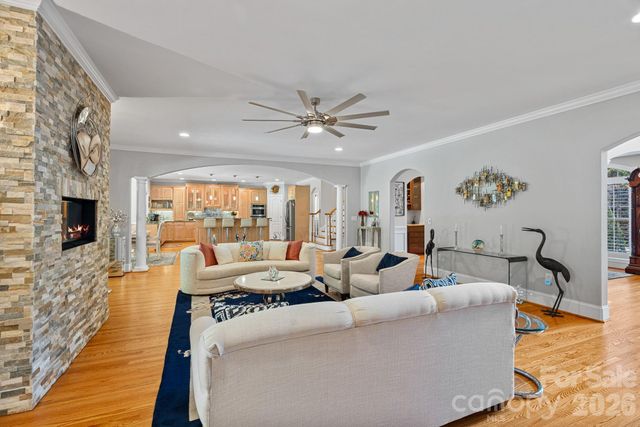 104 Timberside Drive, Davidson, NC 28036
