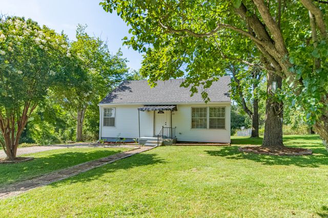 322 W Berkley Cir, Lewisburg, TN 37091