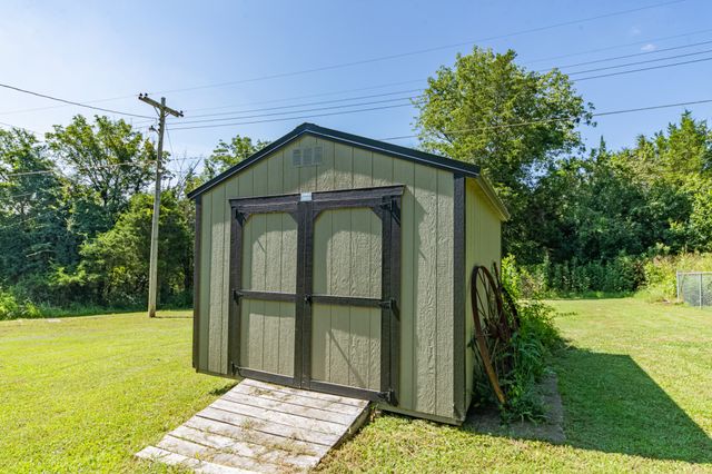 322 W Berkley Cir, Lewisburg, TN 37091