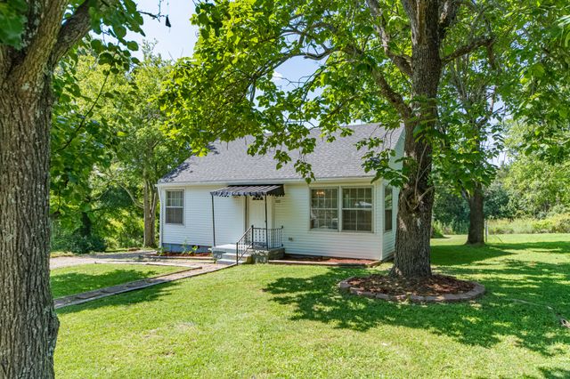 322 W Berkley Cir, Lewisburg, TN 37091