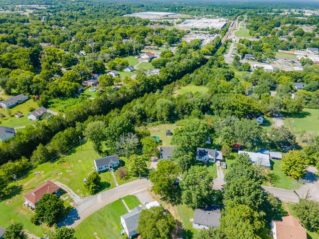 322 W Berkley Cir, Lewisburg, TN 37091