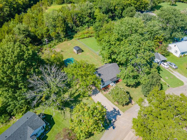 322 W Berkley Cir, Lewisburg, TN 37091