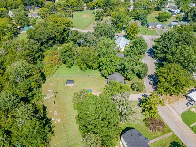 322 W Berkley Cir, Lewisburg, TN 37091