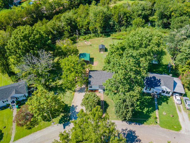 322 W Berkley Cir, Lewisburg, TN 37091