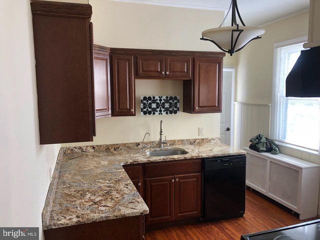 1085 HIGHLAND AVE, Abington, PA 19001