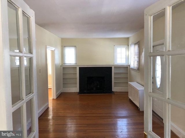 1085 HIGHLAND AVE, Abington, PA 19001