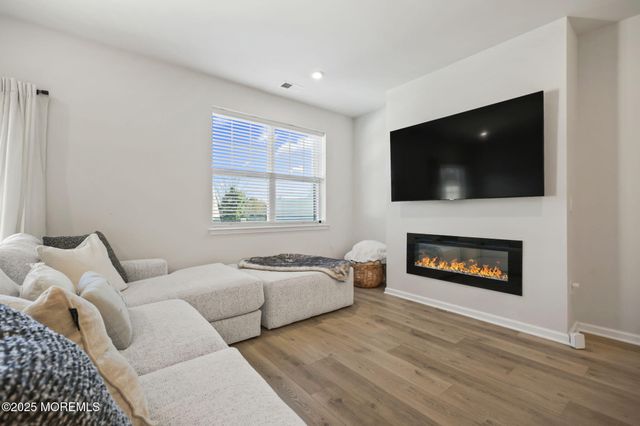 16 Chapel Lane, Wall, NJ 07753