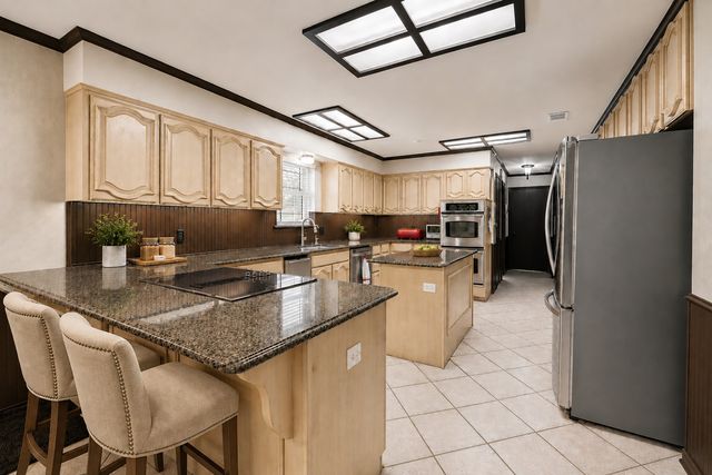 4008 Fairlakes Drive, Dallas, TX 75228
