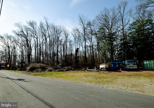 3904 GOOSE HARBOR RD, Middle River, MD 21220