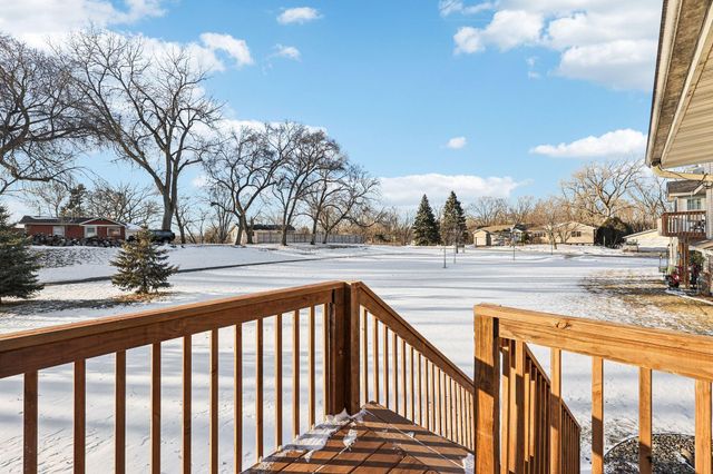 6287 Monticello Lane N, Maple Grove, MN 55369