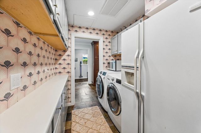 934 Moss Spring Lane, Hedwig Village, TX 77024