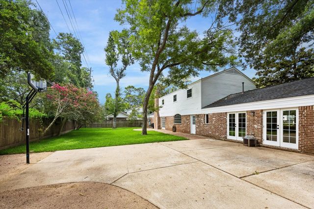 934 Moss Spring Lane, Hedwig Village, TX 77024