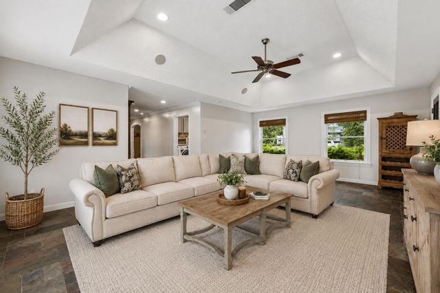 934 Moss Spring Lane, Hedwig Village, TX 77024